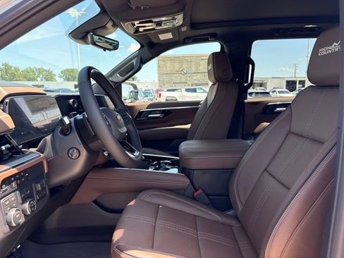 New 2026 Chevrolet Tahoe High Country w/ Sun And Tow Package AWD/4WD image 12