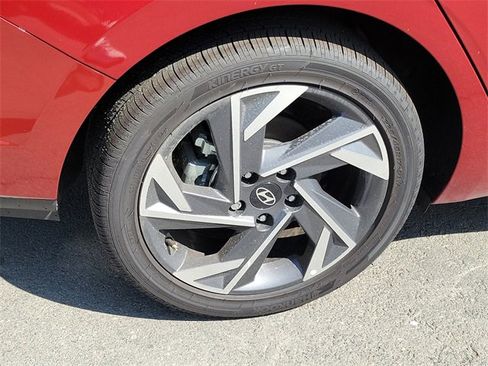 New 2025 Hyundai Elantra SEL image 24