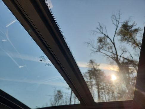 Used 2022 BMW X5 xDrive45e w/ Climate Comfort Package image 28