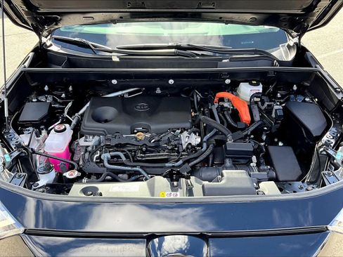 Used 2025 Toyota RAV4 XLE image 30