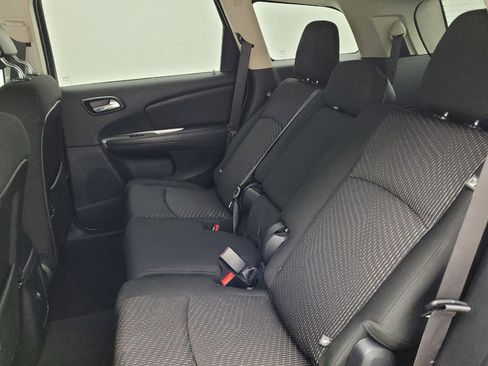 Used 2020 Dodge Journey SE w/ SE Popular Equipment Group image 18