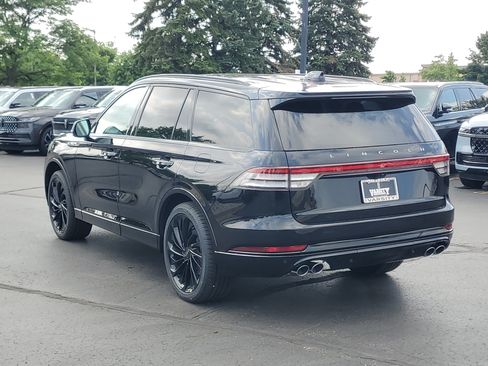 New 2026 Lincoln Aviator Reserve w/ Jet Appearance Package AWD/4WD image 3