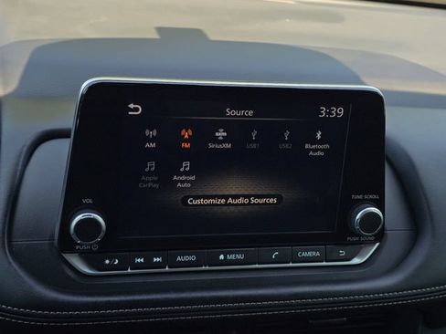 Used 2025 Nissan Rogue S AWD/4WD image 18