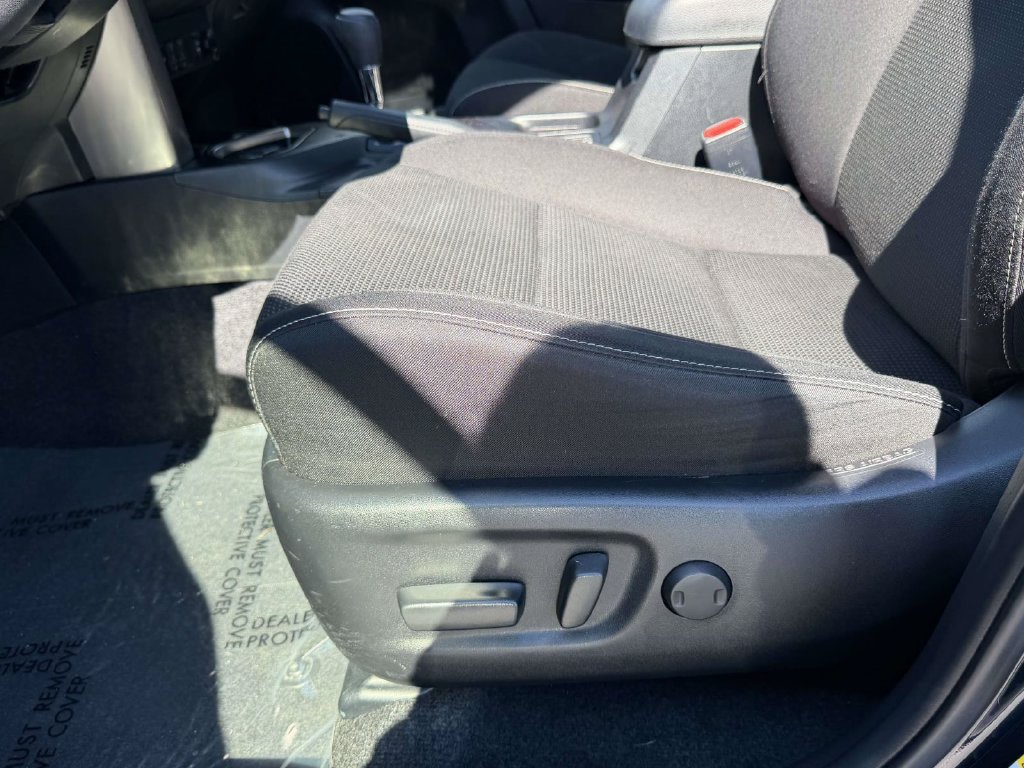 Used 2018 Toyota RAV4 XLE w/ Convenience Package AWD/4WD image 18