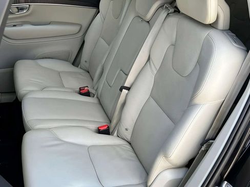 Used 2020 Volvo XC90 T6 Momentum AWD/4WD image 21