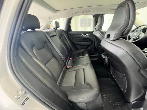 Used 2024 Volvo XC60 B5 Core image 24