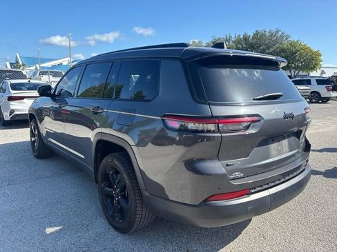 Used 2023 Jeep Grand Cherokee L Laredo RWD image 7