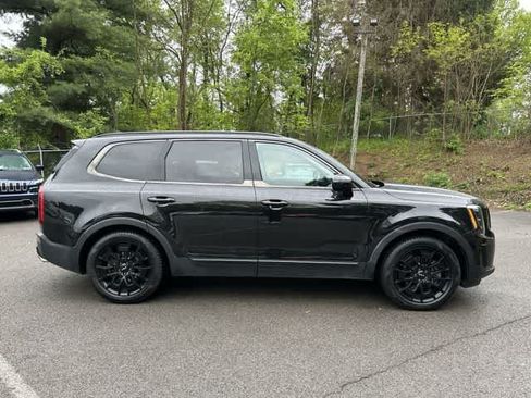 Used 2022 Kia Telluride SX w/ SX Prestige Package AWD/4WD image 3