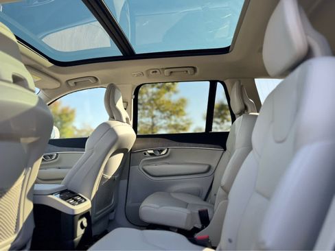 Used 2023 Volvo XC90 T8 Plus w/ Protection Package Premier image 23