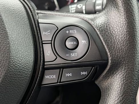 Used 2025 Toyota RAV4 XLE FWD image 19