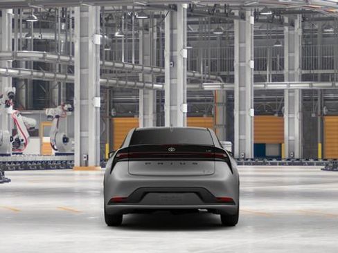 New 2027 Toyota Prius LE FWD image 10