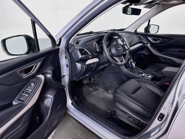 Used 2023 Subaru Forester Limited AWD/4WD image 3