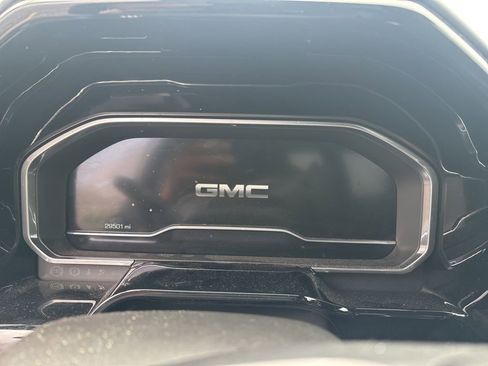 Used 2023 GMC Sierra 1500 Elevation w/ X31 Off-Road Package AWD/4WD image 12