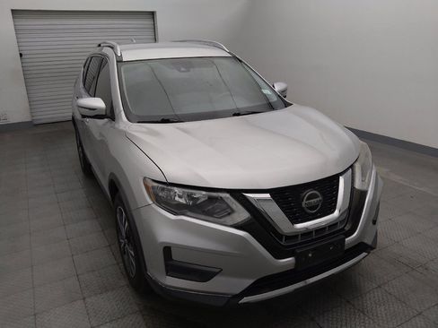 Used 2019 Nissan Rogue SV w/ Premium Package FWD image 14