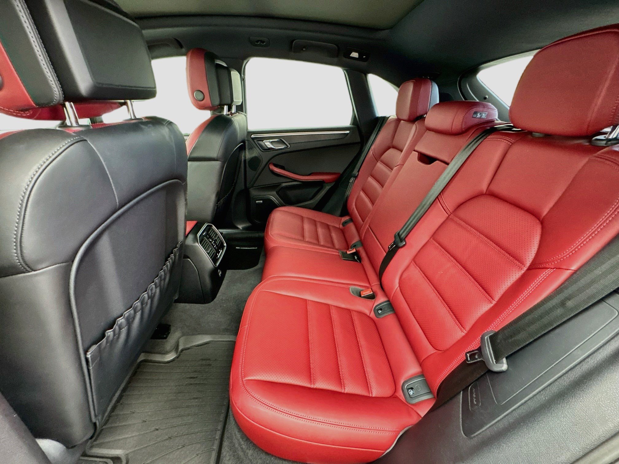 Used 2022 Porsche Macan GTS AWD/4WD image 16