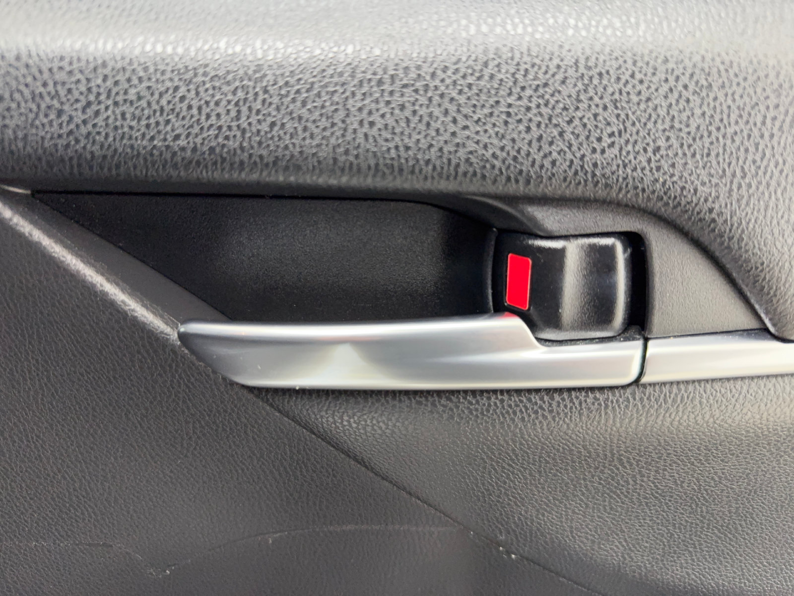 Used 2021 Toyota Camry XSE FWD image 38