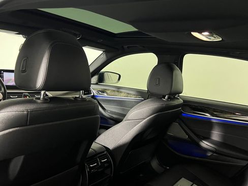 Used 2022 BMW 540i w/ M Sport Package image 32