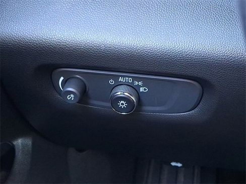 Used 2022 Chevrolet Traverse RS image 25