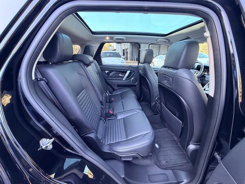 Used 2020 Land Rover Discovery Sport SE image 15