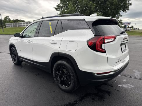 Used 2024 GMC Terrain AT4 w/ LPO, Floor Liner Package AWD/4WD image 9