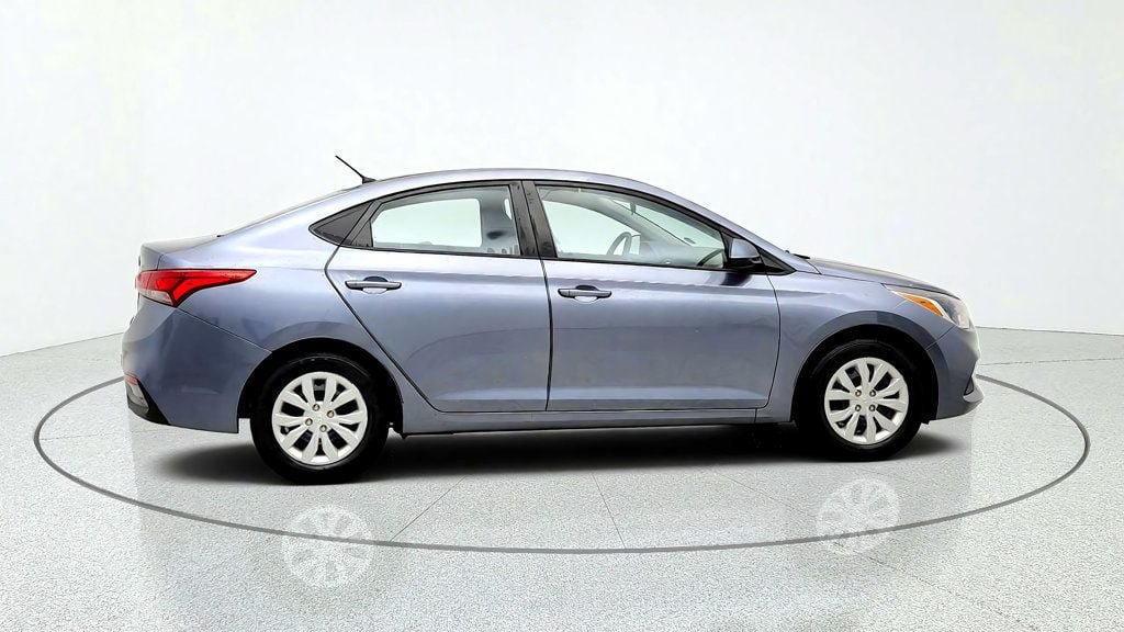 Used 2020 Hyundai Accent SE FWD image 4