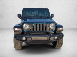 Used 2025 Jeep Gladiator Sport AWD/4WD video 2