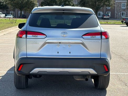 Used 2022 Toyota Corolla Cross L image 5