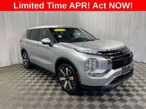 New 2025 Mitsubishi Outlander SE image 2