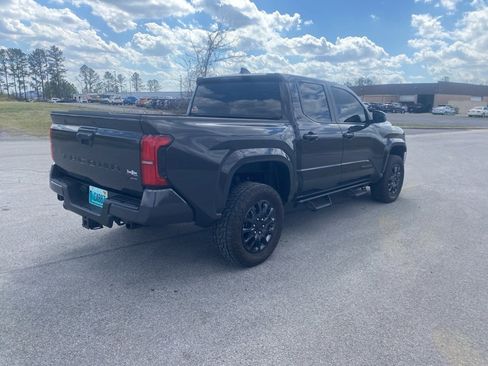 Used 2024 Toyota Tacoma SR5 image 5