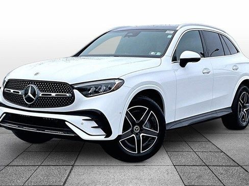 Certified 2025 Mercedes-Benz GLC 300 4MATIC image 4