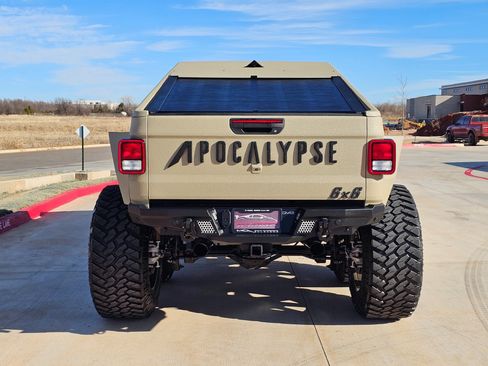 Used 2023 Jeep Gladiator Sport image 7