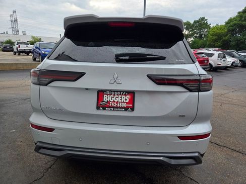 New 2025 Mitsubishi Outlander SE image 12