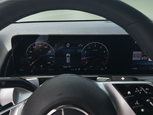 Used 2024 Mercedes-Benz GLB 250 4MATIC image 14