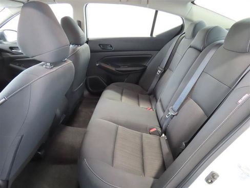 Used 2025 Nissan Altima 2.5 SV FWD image 29