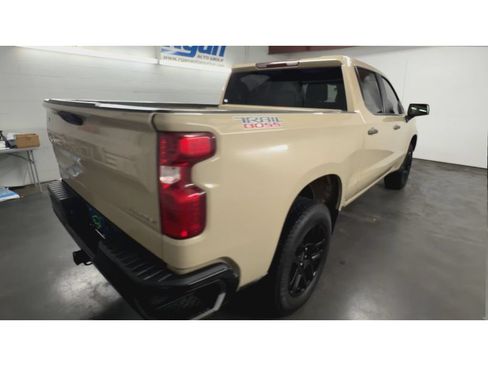 Used 2023 Chevrolet Silverado 1500 Custom Trail Boss AWD/4WD image 8