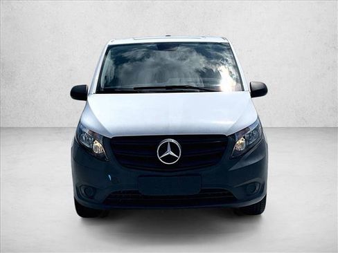 Used 2022 Mercedes-Benz Metris image 3