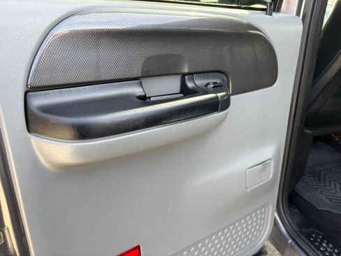 Used 2004 Ford F250 XLT image 11