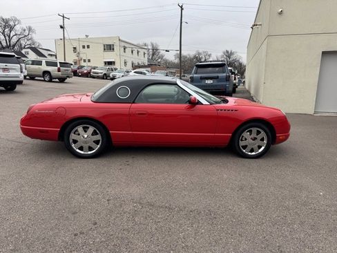 Used 2002 Ford Thunderbird Base image 2