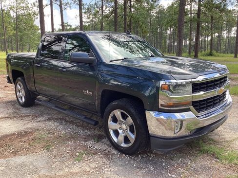 Used 2018 Chevrolet Silverado 1500 LT w/ Texas Edition image 9