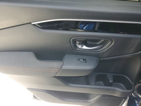 Used 2025 Honda Pilot Sport image 15