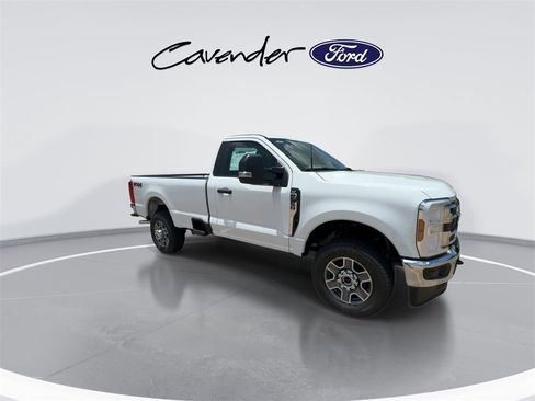 New 2025 Ford F350 XLT w/ FX4 Off-Road Package image 16