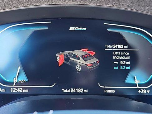 Certified 2023 BMW 530e w/ Premium Package image 19