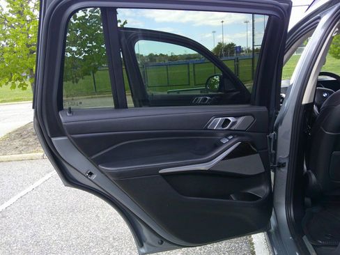 Used 2023 BMW X7 xDrive40i AWD/4WD image 56
