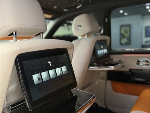 Used 2026 Rolls-Royce Cullinan AWD/4WD image 14