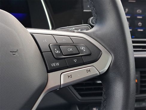 Used 2023 Volkswagen Jetta SE w/ Panoramic Sunroof Package image 10