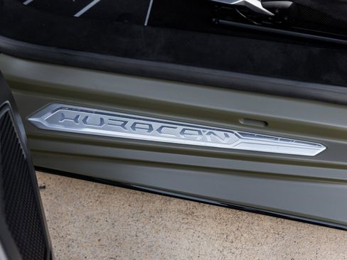 Used 2024 Lamborghini Huracan STO image 32