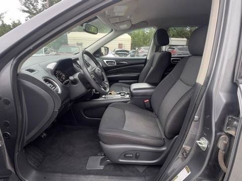Used 2018 Nissan Pathfinder SV w/ Cargo Package AWD/4WD image 10