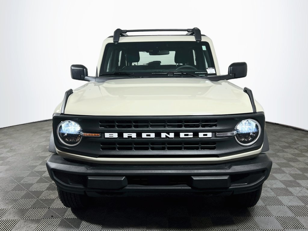Used 2025 Ford Bronco 2-Door AWD/4WD image 2