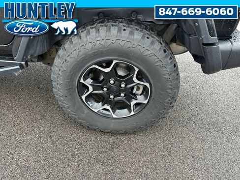 Used 2021 Jeep Wrangler Unlimited Rubicon 4xe w/ Dual Top Group AWD/4WD image 8