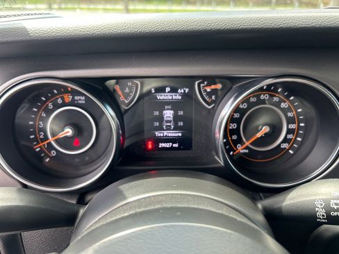 Used 2022 Jeep Wrangler Sport AWD/4WD image 10